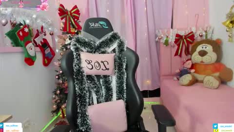 zoe_sullivan_ online show from November 27, 9:44 am