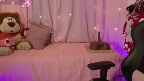 Snapshot of zoe_sullivan_ chatting on July 16, 9:04 am zoe_sullivan_ online show from July 16, 9:04 am