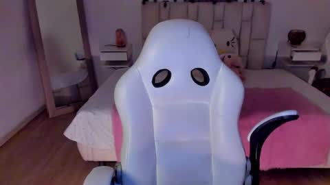 Zoe online show from November 9, 11:36 pm