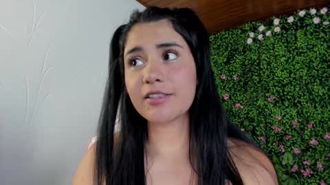 Snapshot of zoe_wattson chatting on December 5, 2:42 am Zoe online show from December 5, 2:42 am