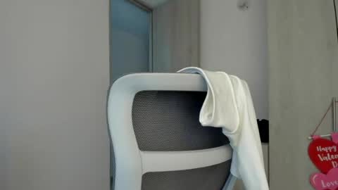Snapshot of zoe_wattson chatting on June 22, 12:35 am Zoe online show from June 22, 12:35 am
