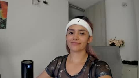 Snapshot of zoe_wattson chatting on June 25, 2:22 am Zoe online show from June 25, 2:22 am