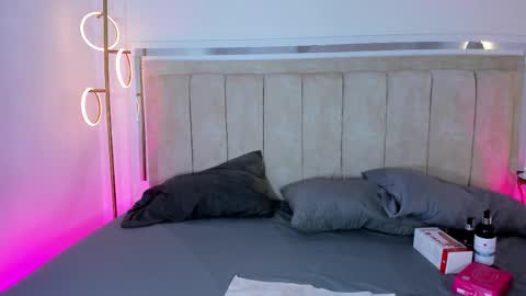 Zoe online show from December 5, 6:48 pm