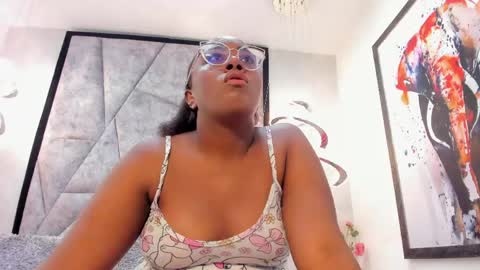 Zoe online show from June 5, 12:00 pm