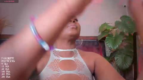 Snapshot of zoee_23 chatting on July 17, 10:55 am Zoe online show from July 17, 10:55 am