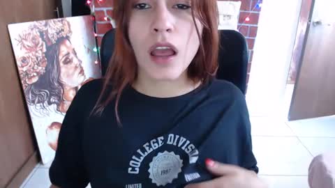 Snapshot of zoee__69 chatting on December 13, 3:00 pm zoee__69 online show from December 13, 3:00 pm