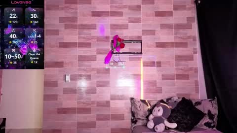 Snapshot of zoee_dolcee chatting on December 20, 9:22 pm Catt online show from December 20, 9:22 pm