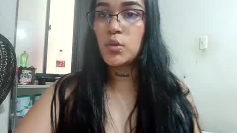 zoee_horny online show from June 26, 5:39 pm