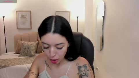 Snapshot of zoee_jackson chatting on July 6, 6:43 pm zoee jackson online show from July 6, 6:43 pm
