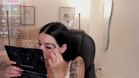 Snapshot of zoee_jackson chatting on August 1, 7:02 pm zoee jackson online show from August 1, 7:02 pm