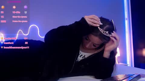 Snapshot of zoee_joness chatting on March 10, 9:43 am zoe online show from March 10, 9:43 am