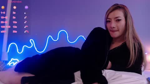 Snapshot of zoee_joness chatting on March 11, 9:45 am zoe online show from March 11, 9:45 am