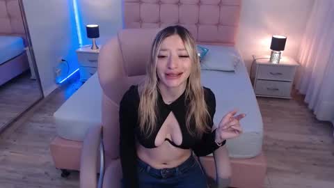 Snapshot of zoee_joness chatting on November 25, 2:55 am zoe online show from November 25, 2:55 am