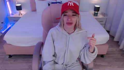 zoe online show from March 23, 3:43 am