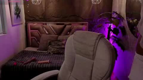 ZOE online show from July 23, 9:13 pm