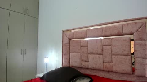 Snapshot of zoee_lov chatting on January 10, 6:09 am zoee online show from January 10, 6:09 am