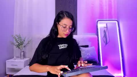 Zoe 3 online show from July 9, 5:39 pm