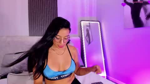 Zoe 3 online show from August 3, 5:49 pm