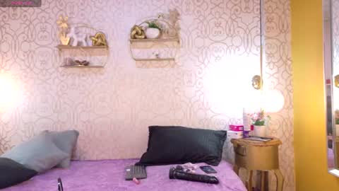 Snapshot of zoeecarter_ chatting on June 18, 12:20 pm zoeecarter_ online show from June 18, 12:20 pm