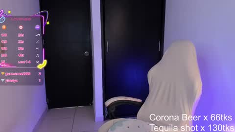 Snapshot of zoeesonniee chatting on September 17, 3:57 pm Ask me. online show from September 17, 3:57 pm