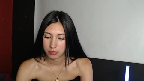 Laura  online show from January 8, 6:31 am