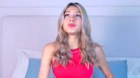 Zoe online show from September 29, 11:15 am