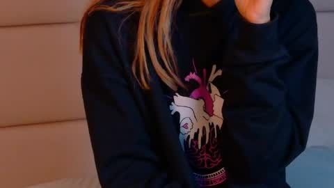 Zoe online show from June 8, 11:32 am