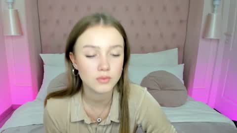 Zoe online show from November 19, 1:22 pm