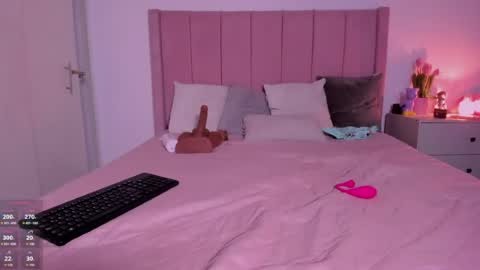 CuteZoe online show from July 21, 7:22 am