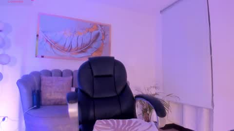 Snapshot of zoepresley chatting on October 30, 3:41 am Zoe Presley online show from October 30, 3:41 am