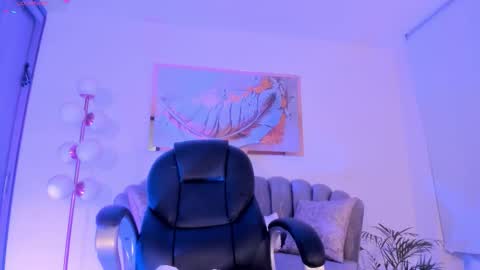 Snapshot of zoepresley chatting on November 7, 12:32 am Zoe Presley online show from November 7, 12:32 am