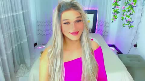 zoeschmmit online show from May 22, 8:58 pm