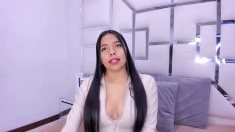 ZoeSwam online show from February 1, 1:30 pm