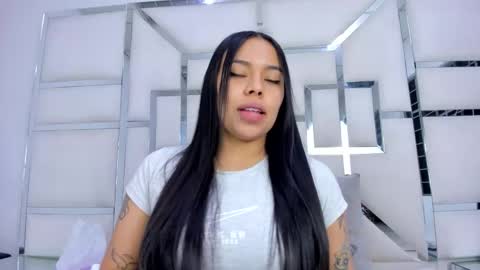 ZoeSwam online show from December 4, 11:30 am