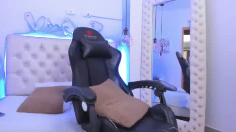 zoeth_ruiz online show from January 3, 3:22 pm