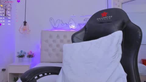zoeth_ruiz online show from January 24, 3:55 pm