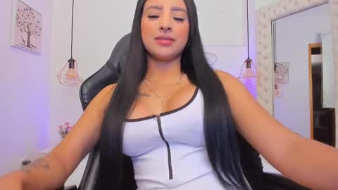 zoeth_ruiz online show from February 17, 3:31 pm