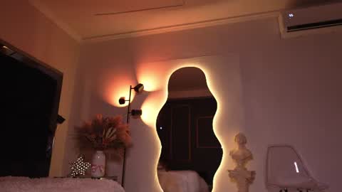 Snapshot of zoevidal_ chatting on June 9, 11:55 am zoevidal_ online show from June 9, 11:55 am