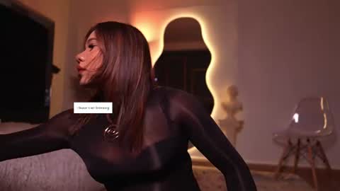 Snapshot of zoevidal_ chatting on June 10, 12:04 pm zoevidal_ online show from June 10, 12:04 pm
