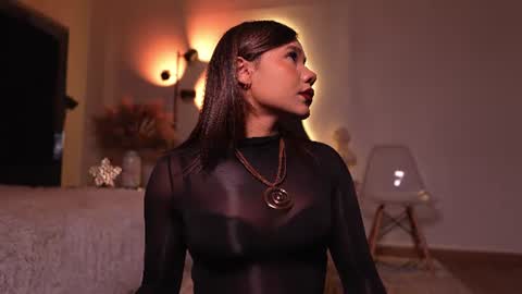 Snapshot of zoevidal_ chatting on June 17, 12:07 pm zoevidal_ online show from June 17, 12:07 pm