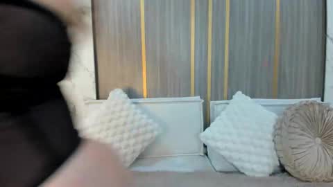 ZOE online show from November 12, 2:28 pm