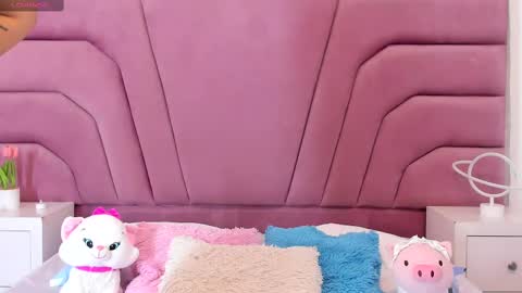 zoewillian online show from February 11, 3:40 pm