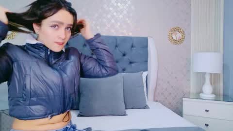 ZoeWilliis online show from June 5, 12:22 pm