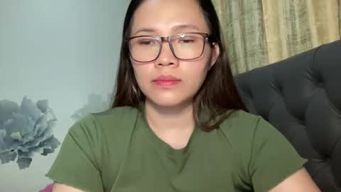 zoey_foryou online show from April 25, 1:41 pm