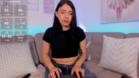 Zoey  online show from June 12, 1:32 pm