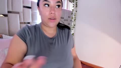 Snapshot of zoey_thommpson chatting on October 26, 2:56 pm zoey thommpson online show from October 26, 2:56 pm