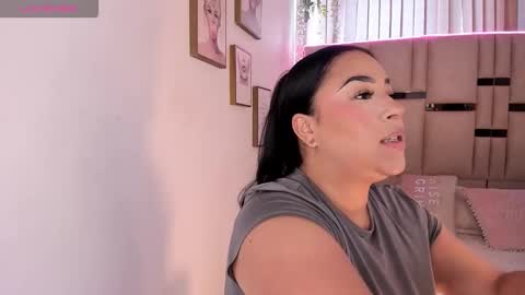 Snapshot of zoey_thommpson chatting on November 3, 7:48 pm zoey thommpson online show from November 3, 7:48 pm