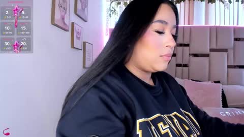 Snapshot of zoey_thommpson chatting on November 23, 2:17 pm zoey thommpson online show from November 23, 2:17 pm