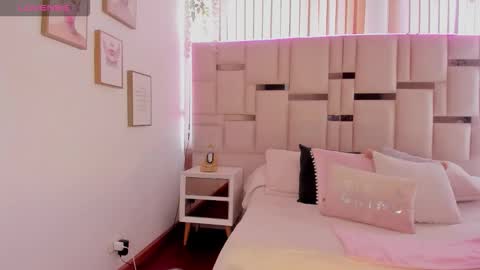 Snapshot of zoey_thommpson chatting on November 30, 3:49 pm zoey thommpson online show from November 30, 3:49 pm