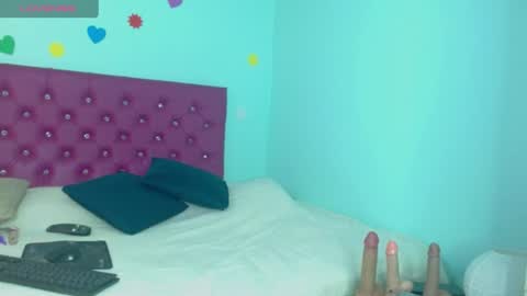 Snapshot of zoeycarter__ chatting on June 26, 12:20 pm Zoey online show from June 26, 12:20 pm